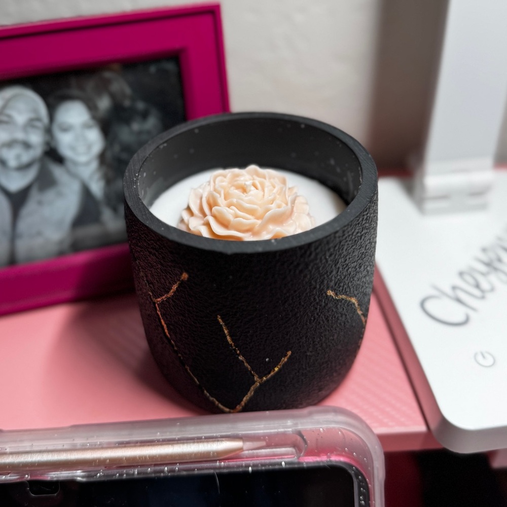 Granny’s Garden Soy Candle Wax Rose Nicole Miller Resin Jar Floral Gift Candle